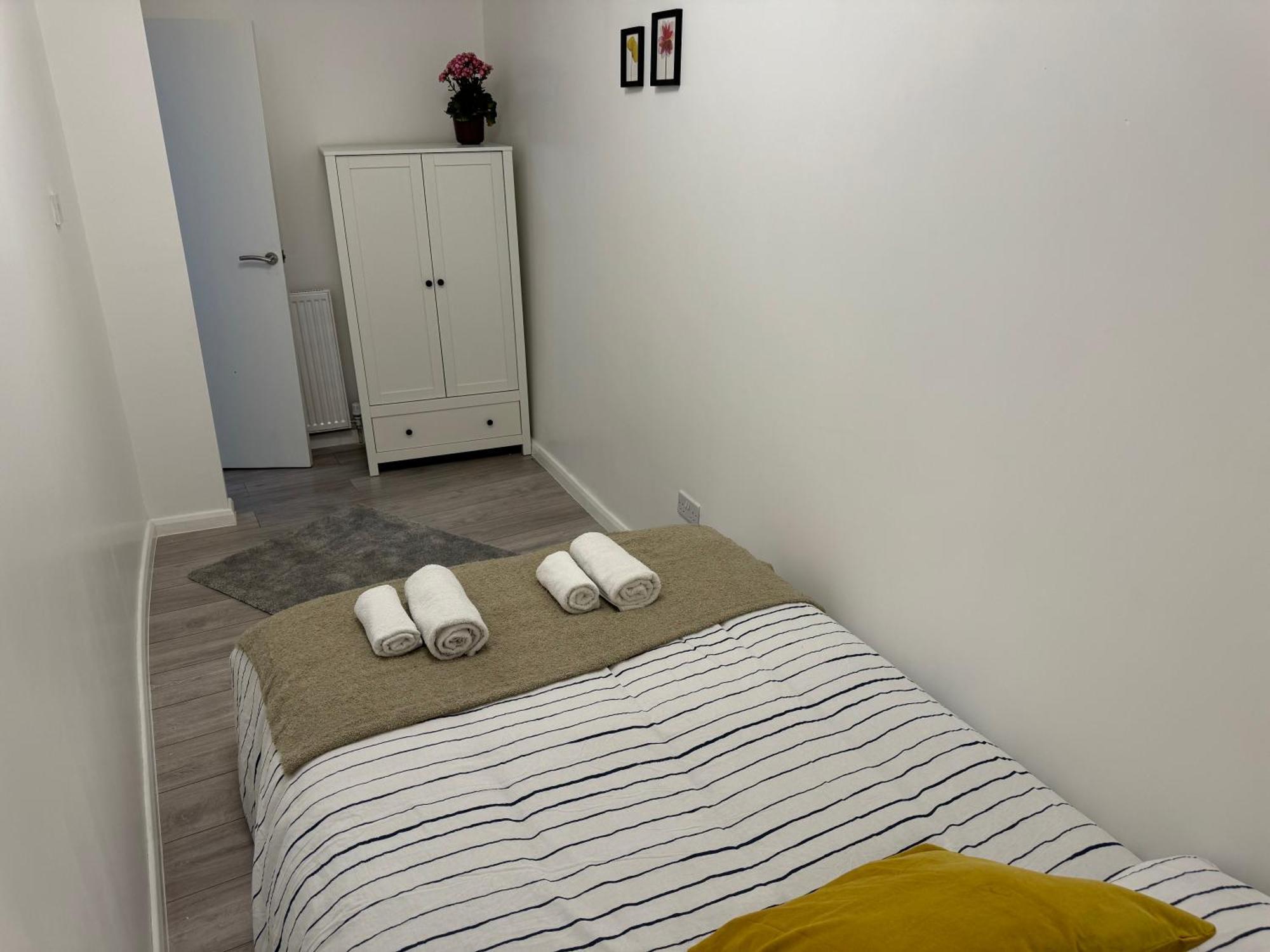 Seven Sisters Hideaway Apartment London Bagian luar foto